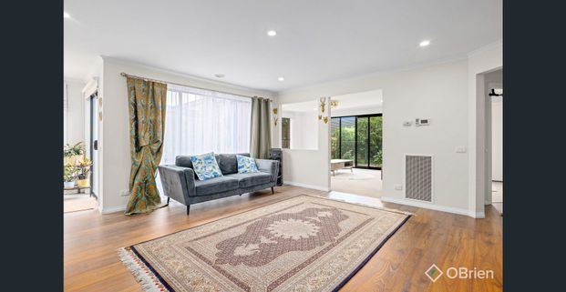 Spacious 4-Bedroom Home in Narre Warren South - Photo 1