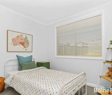 TASTEFULLY RENOVATED TWO STOREY WITH VIEWS - Photo 6