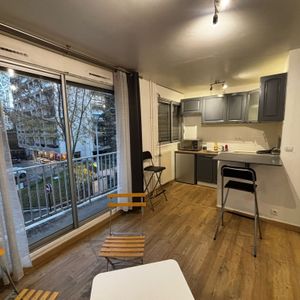 Location Appartement 1 pièce 22m² COURBEVOIE 92400 - Photo 2