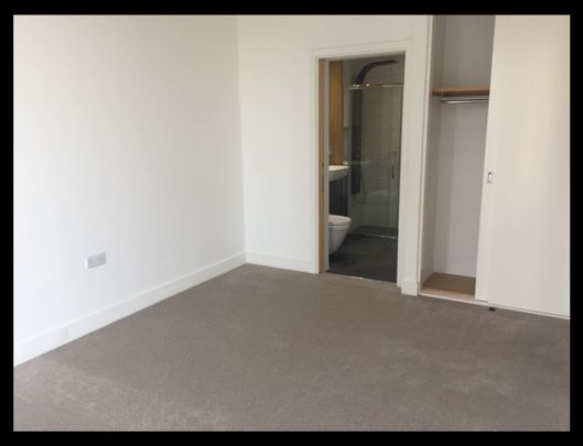 Room in a Shared Flat, Station Road, SE13 - Photo 1