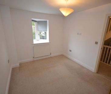 3 bedroom terraced house to rent - Photo 3