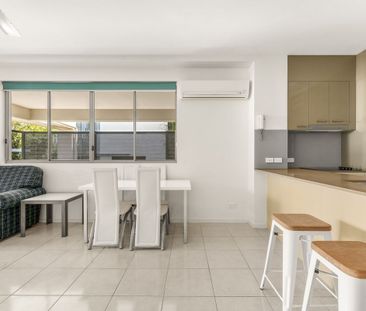 Spacious, Light-Filled Apartment in a Prime St Lucia Location - Par... - Photo 6