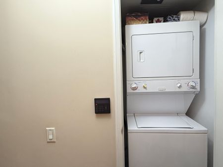 For Lease - 21 Carlton Street Unit# 1406, Toronto, Ontario - Photo 3