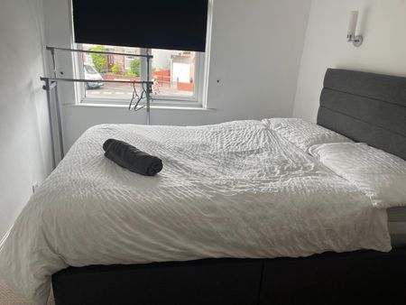 4 Bed Terraced House, Gloucester Road, BS16 - Photo 5