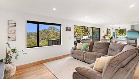 Paihia – 4 Bedrooms - Bush & Beach Retreat - Photo 2