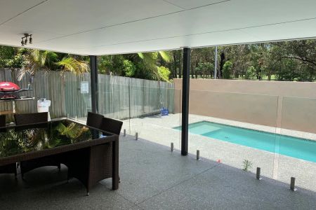 Minutes to Beach & Shops - Photo 4