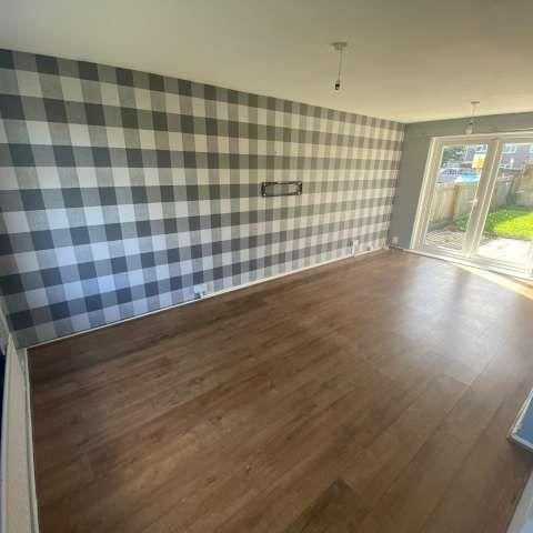 2 bedroom end of terrace house to rent - Photo 1