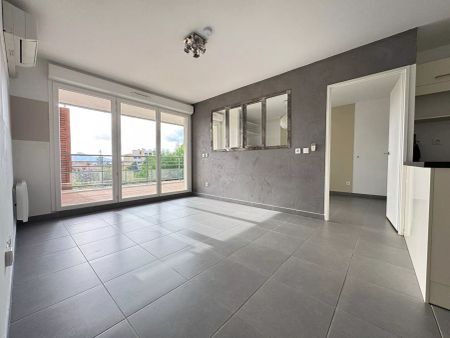 A louer Vert Beaumont 13012 Appartement type 2 avec terrasse et garage - Photo 2