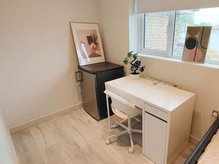 YOHO Kingston Addison Gardens 2b1b Room 2 - Photo 3