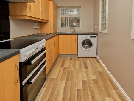 Town house to rent on - Photo 4