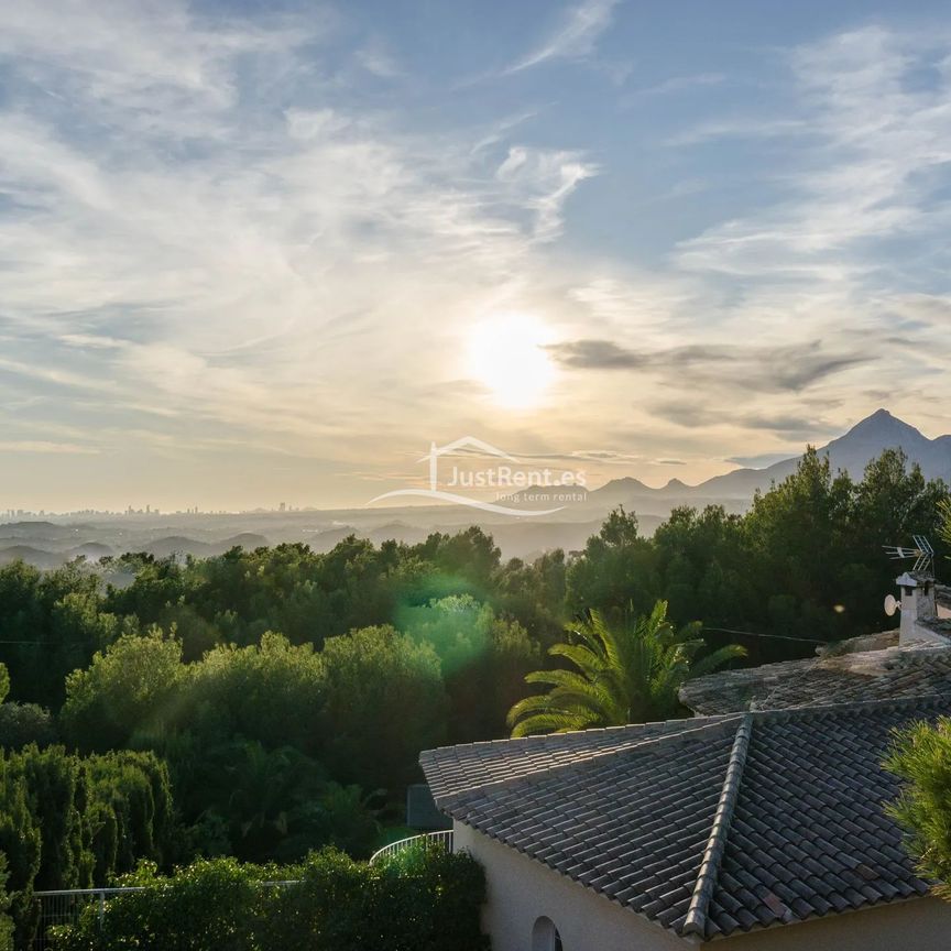 Villa with beautiful views for rent in Sierra de Altea - Photo 1