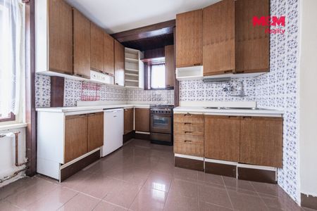 Pronájem rodinného domu 180 m², Běluňská 1820, Praha Horní Počernice - Фото 3