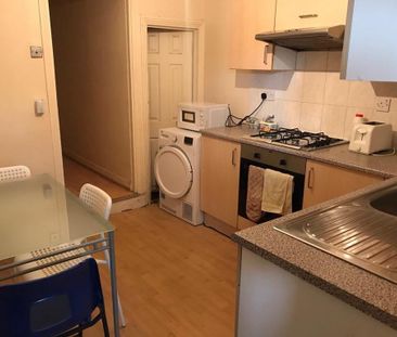 Room in a Shared House, Corporation St, E15 - Photo 3