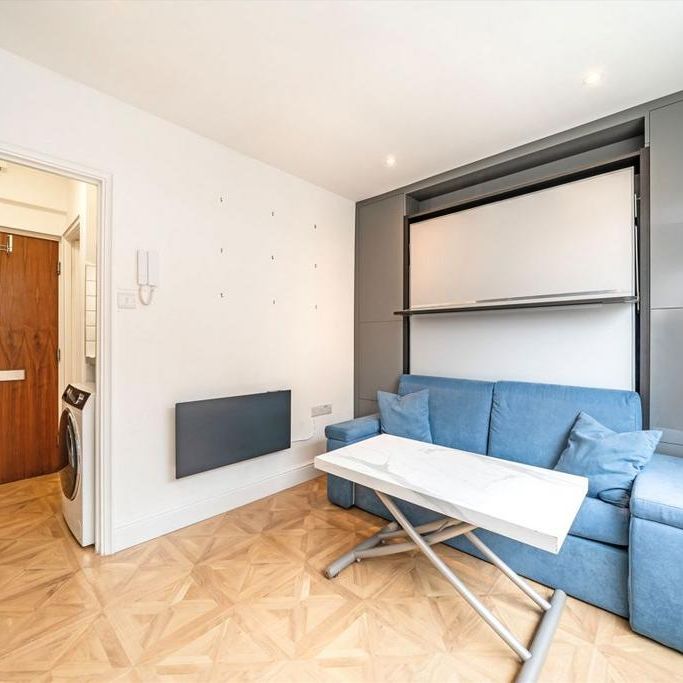 Studio to rent - Photo 1
