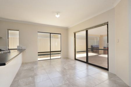 22 Velaluka Drive, Lake Coogee - Photo 5