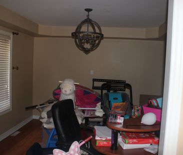 For Lease - 135 Sunny Meadow Boulevard, Brampton, Ontario - Photo 4