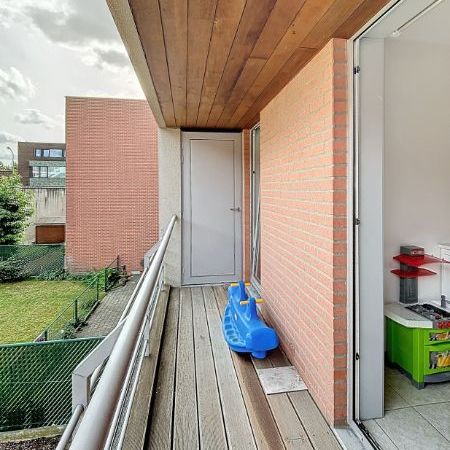 Instapklaar APPARTEMENT met 2 slaapkamers en garage in centrum Waregem - Photo 1