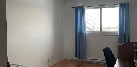 Magnifique grande appartement, 4 1/2, bien entretenue dans un quartier prisé d'Anjou - Photo 2