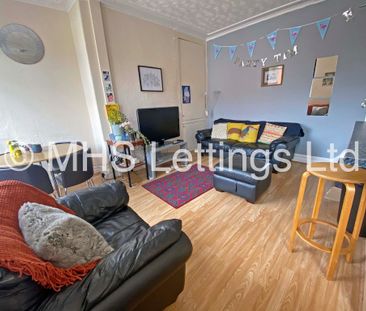 4 Bedroom Mid Terraced House for rent in Lumley Avenue - Photo 2