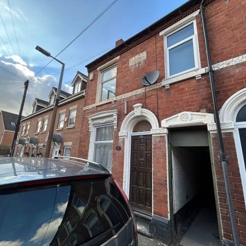 Sidaway Street, Cradley Heath, B64 - Photo 1