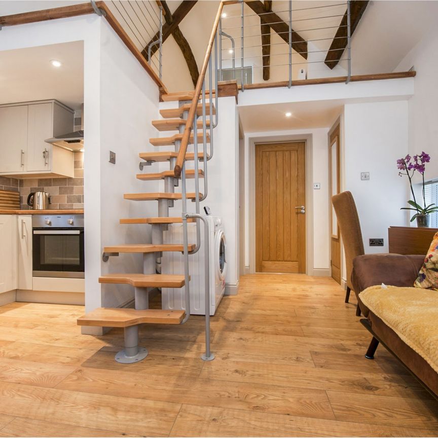 1 bedroom apartment to rent Market Place, Faringdon, SN7 - Photo 1