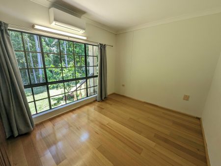 LARGE HOME!!!! - Photo 3