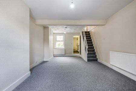3 bedroom terraced house to rent - Photo 3