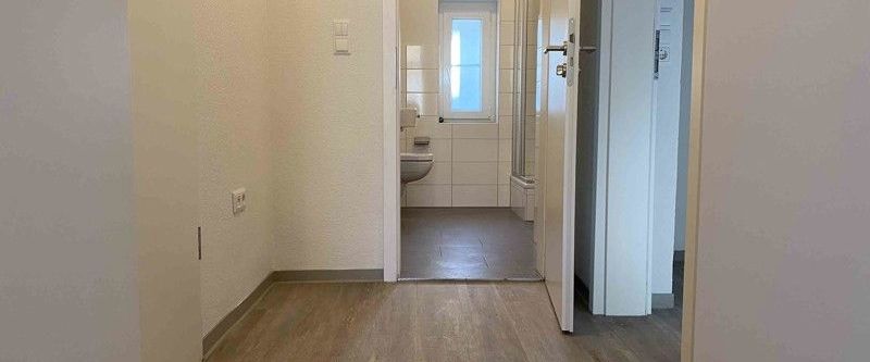 Direkt am Wald: Wunderschöne 2 Zimmer Wohnung in frisch modernisierter Wohnsiedlung - Photo 1