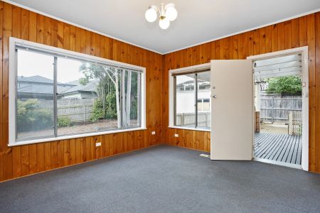 26 Heathfield Rise, Box Hill North. - Photo 4