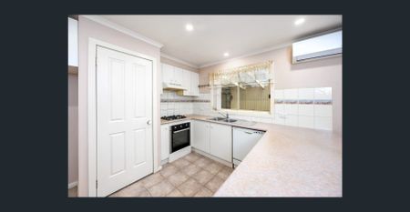 Immaculate 3-Bedroom Home! - Photo 5