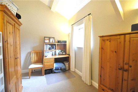 2 bedroom semi-detached house to rent - Photo 4