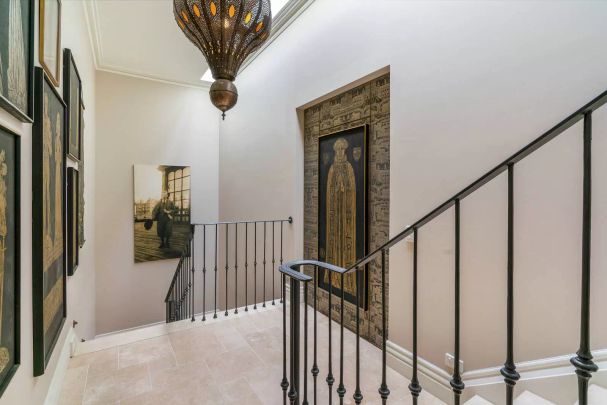 Classic Landmark Estate Of Rare Elegance And Grandeur On The Peninsula Of Parsley Bay - Photo 1