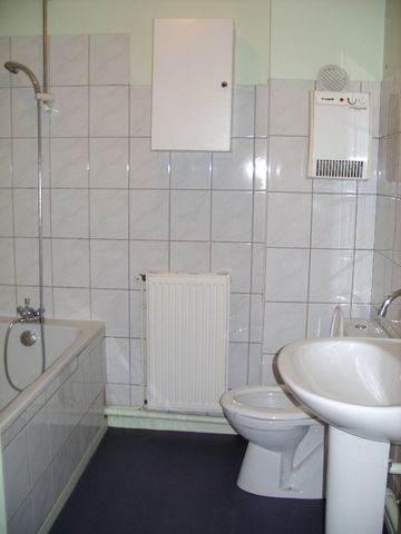 Location Appartement 4 pièces 74m² LIGNY EN BARROIS 55500 - Photo 3