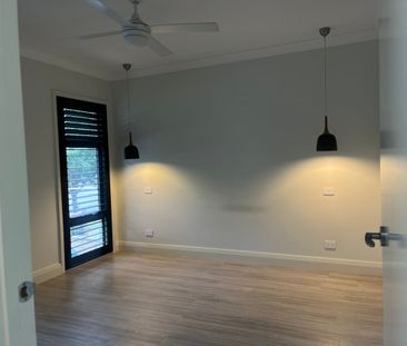 Luxury 3 Bathroom, 3 Bedroom Home in Huntlee - Photo 3