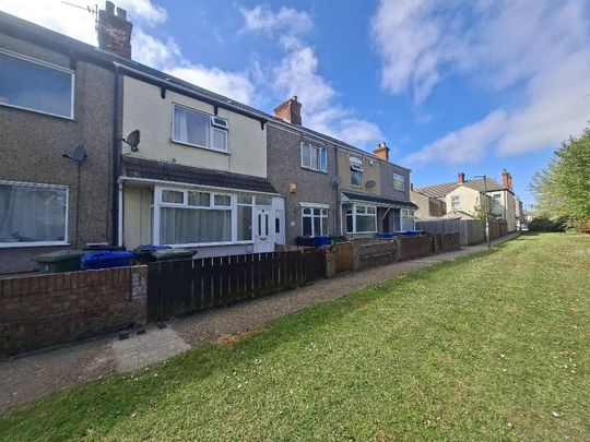 3 bedroom terraced house to rent - Photo 1