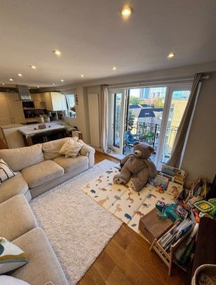 2 Bed Flat, Tradewind Heights, SE16 - Photo 1