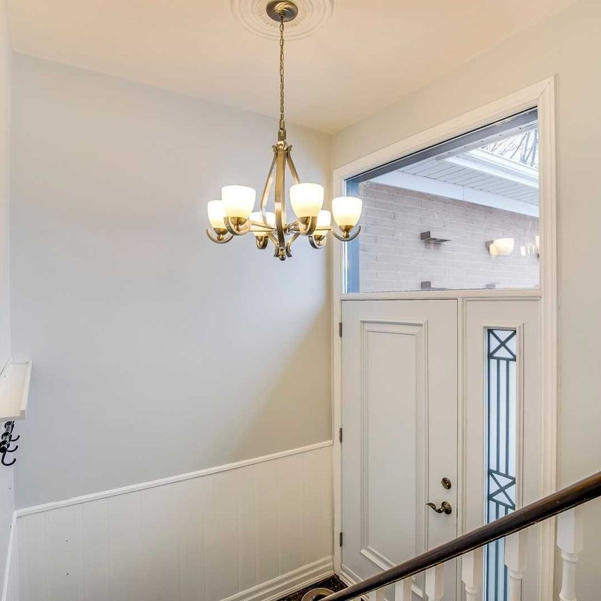 For Lease - 1327 Sheldon Avenue, Oakville, Ontario - Photo 1