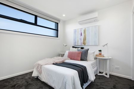 Modern Boutique Apartment - Photo 2