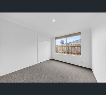 10 Ayr Way, Mindarie, WA 6030 - Photo 1