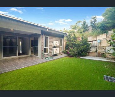 Family townhouse with loads of storage - Photo 5