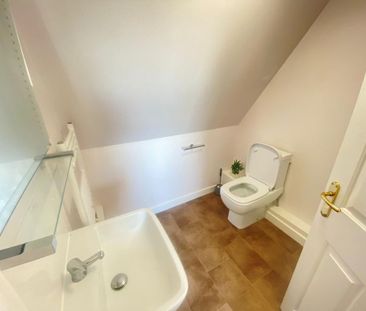 1 bedroom in a house share to rent - Photo 5