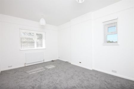 3 bedroom apartment to rent - Photo 5
