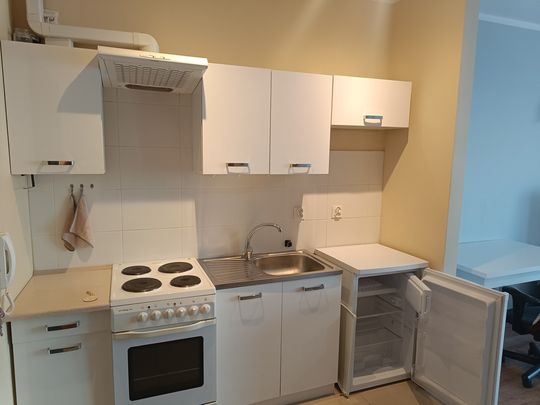 Umeblowana kawalerka z balkonem. - Zdjęcie 1