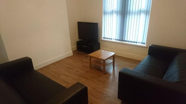 4 bedroom terraced house to rent - Photo 1