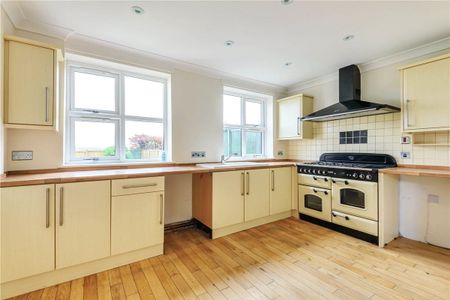 A 3 bedroom semi-detached property. - Photo 5