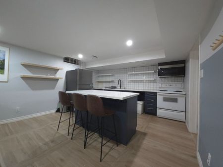 For Lease - 7 Karen Ann Crescent Unit# Lower, Toronto, Ontario - Photo 2