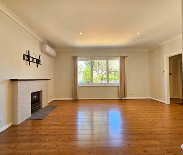 **SHORT TERM RENTAL** 3 BEDROOM HOUSE WITH A/C - Photo 3