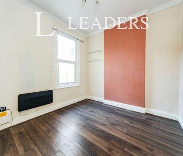 Bedroom Apartment - First Floor - Central Luton - Crescent Rise, LU2 - Photo 6