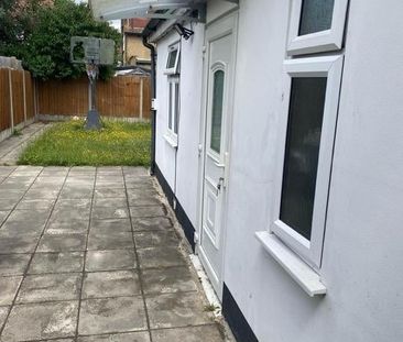 Studio Flat, Curzon Avenue, HA7 - Photo 2