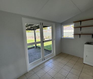 Beautiful Three Bedroom Home in Ferndale - Photo 6